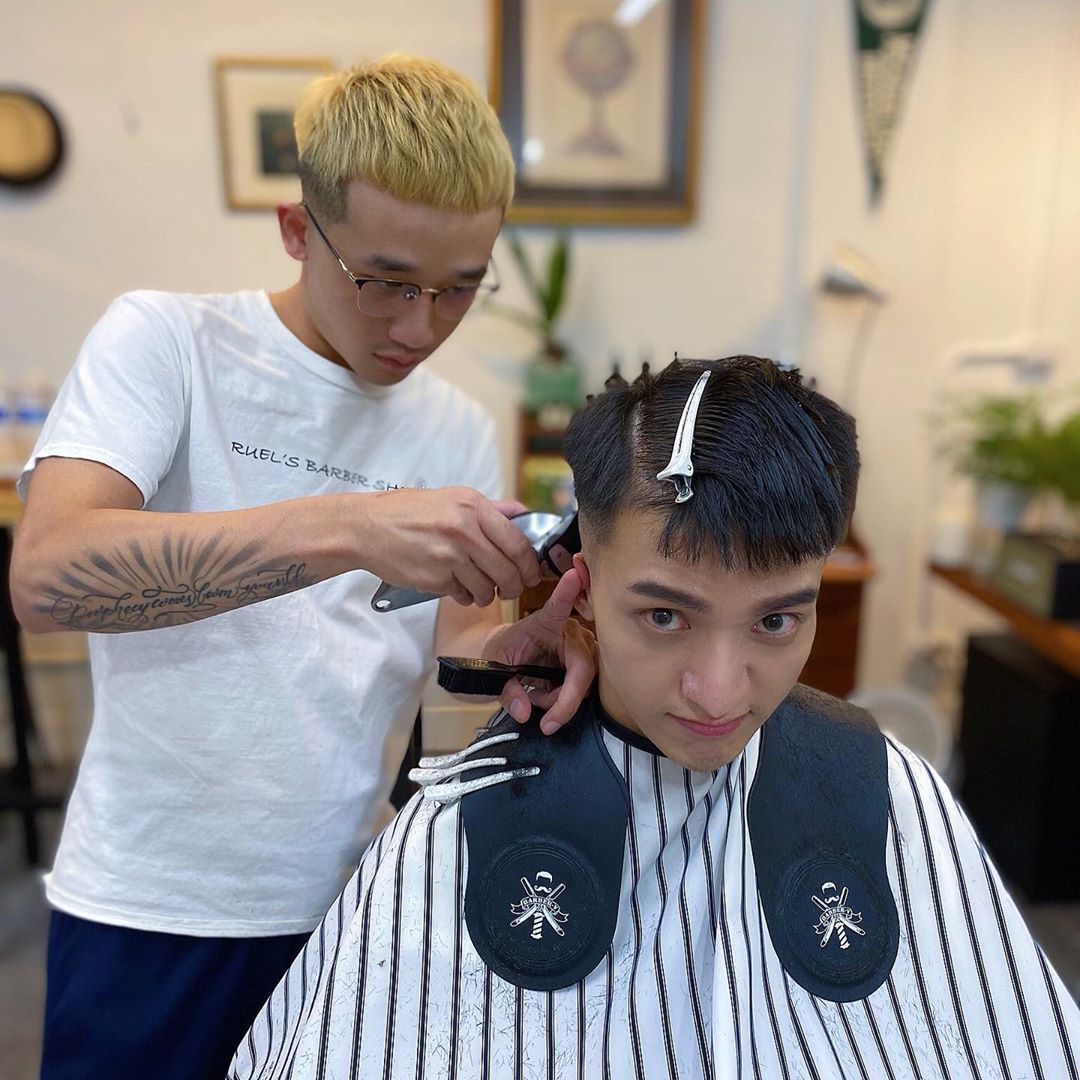 额头|男生剪腻了“短盖头”发型，不妨试试这4款造型，清爽时尚显帅气