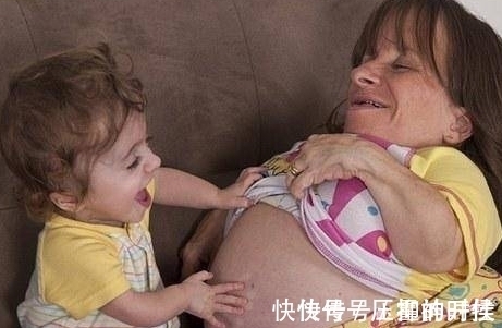 威尔|全球身材最矮小的母亲仅70厘米,不听医生警告拿命生下三个孩子