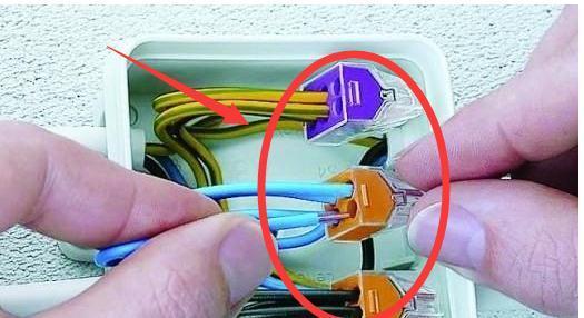 装修|老师傅说电路装修很少缠胶布,大多数都这么装,后悔我家装错了!