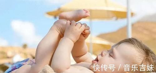 防晒指数|宝妈忘给孩子做防晒,早起带娃去海边玩,晚上带回俩“国际友人”