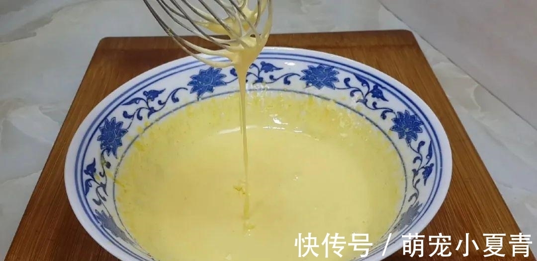 4个鸡蛋，1袋牛奶，冰箱里一放，做出特色雪花，吃过就念念不忘