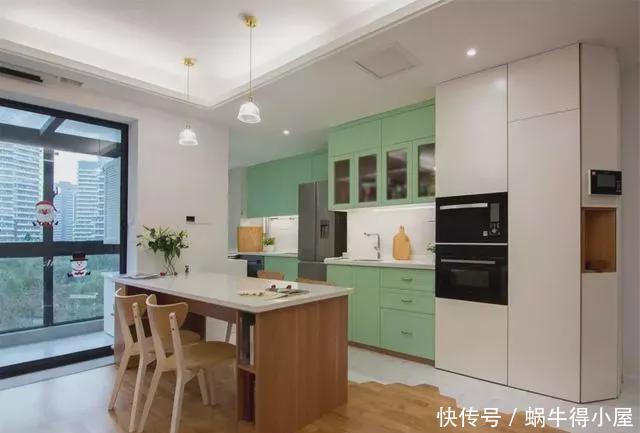 西厨|89㎡两室改三室，客厅不买沙发，舍弃电视墙，围合卡座很实用