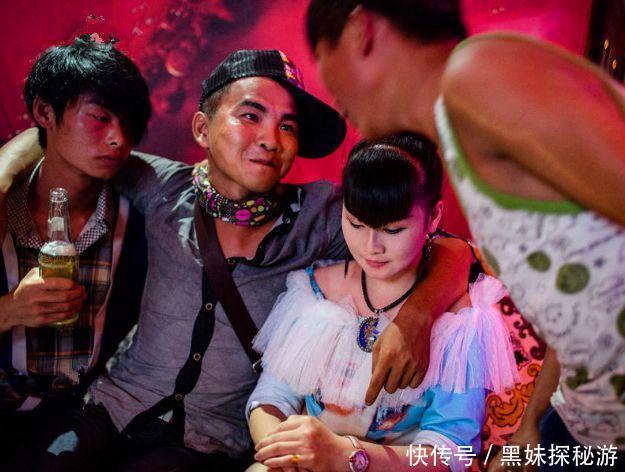 横店3万横漂现状,打牌睡觉混日子,一天70块只为一夜成名!