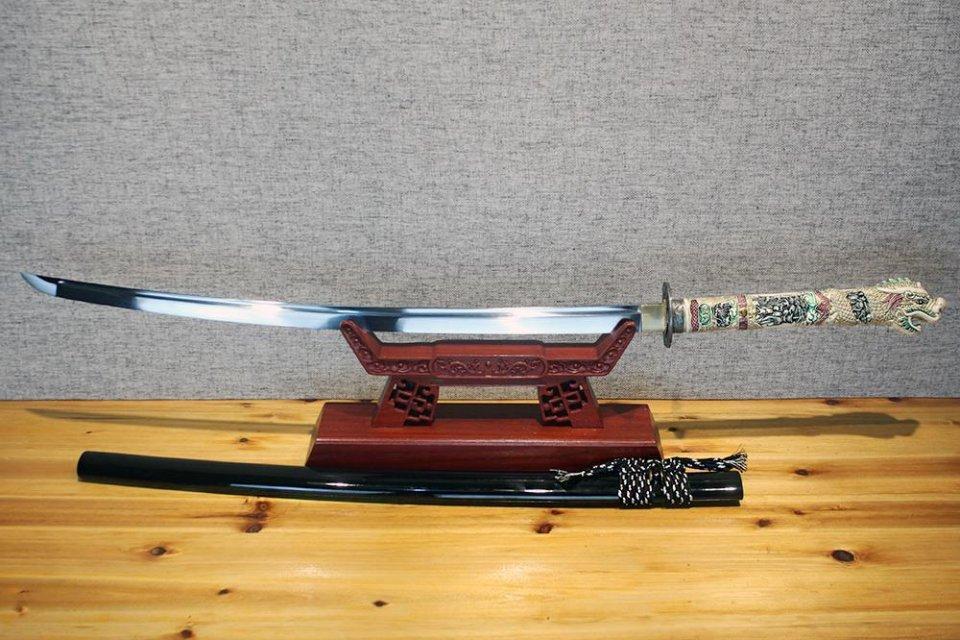 金狮子|盘点《海贼王》中的名刀, 索隆一人独占四把, 最后一把最神秘