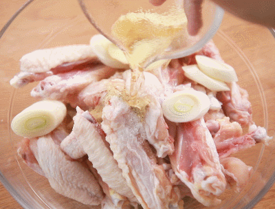 鸡翅|秘制鸡翅做法,香香辣辣上桌,1秒就能被抢光