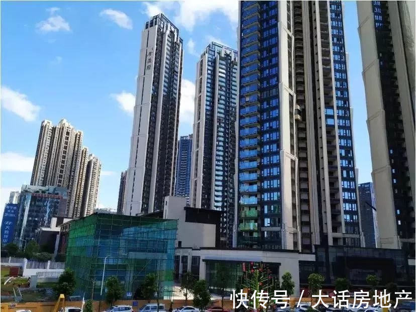 龙华|深圳龙华第一豪宅，全体业主请愿退房！开发商会怎么办？