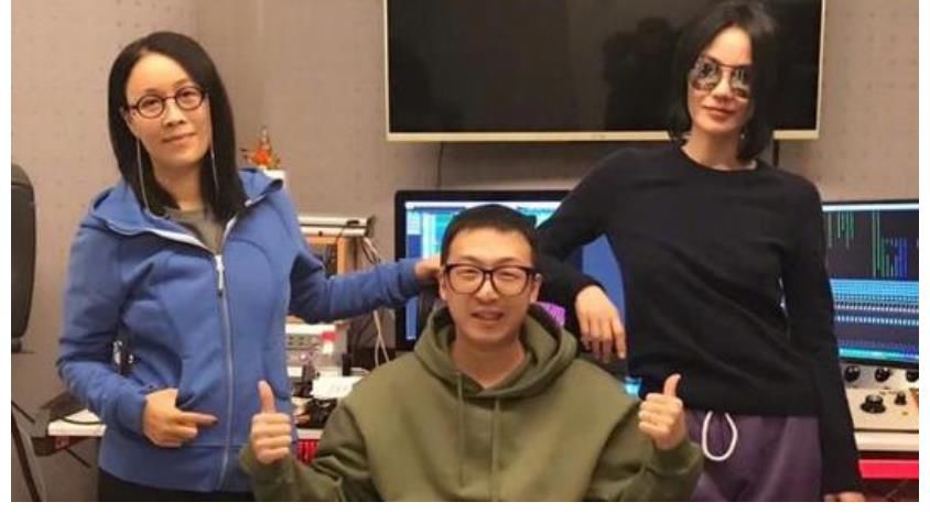 向往的生活5|那英做客《向往5》，晚飯后再唱《生命之河》，對(duì)王菲的稱呼亮了