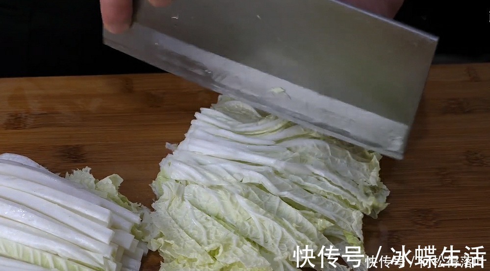 面条不要水煮，换种新吃法，比水煮好吃比炒简单，一周吃6次不多！