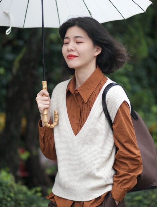 棕色 穿大衣要拒绝臃肿,这些“1+1叠穿”搭配方式,保暖洋气又高级