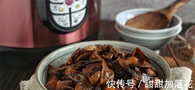 新鲜不起眼的菜，晒干太抢手，冬天和肉一起炖，全家大小都喜欢吃！