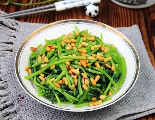 春天，常给家人吃这道菜，养肝护肝，排毒通便，全家身体棒！