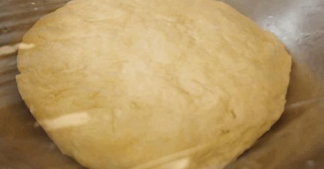 嫌外面的不卫生？大叔教你炸油条，香脆味美，简单易学，超好吃！