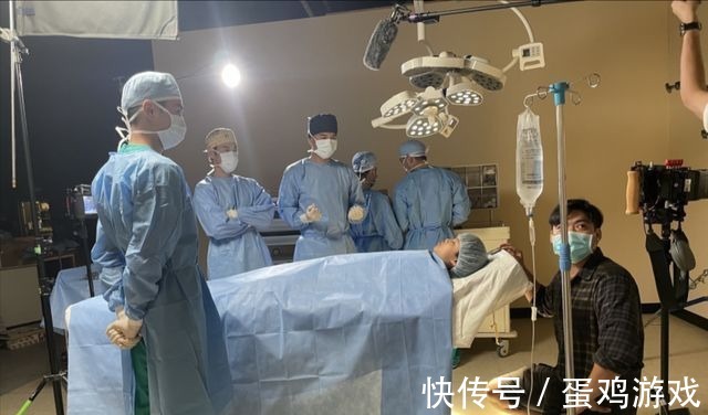 台庆剧|够新意!TVB台庆剧宣传片变动漫风格!两大视帝变成了这样……