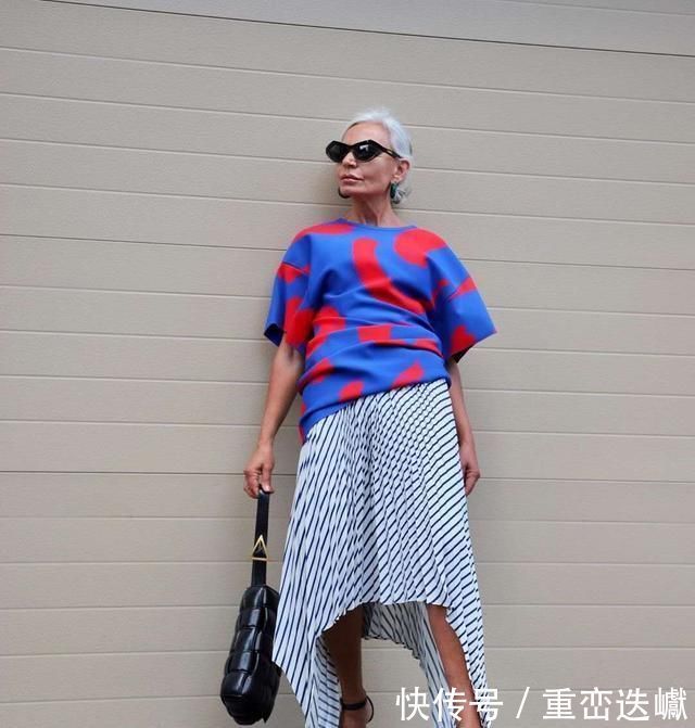 想要显年轻的中年女人,最实用的“减龄”形象打造,2招改头换面