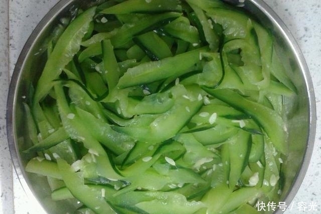 隔夜肉、隔夜饭，隔夜菜，一口都能不能吃吗？原来我们都错了