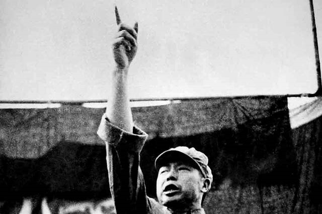 授予|被授予开国上将时，他才40岁，之后军中任职超过所有开国大将上将