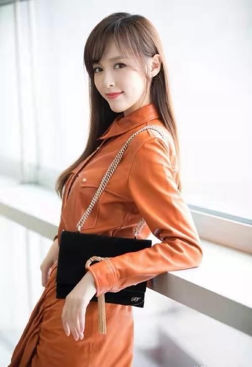 直发和卷发哪个更适合你？关键看这3点，就能轻松提升气质和颜值