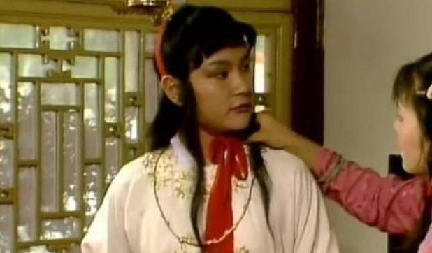 薛宝钗$红楼梦中宝玉挨打，她却十分高兴，是害死黛玉的罪魁祸首