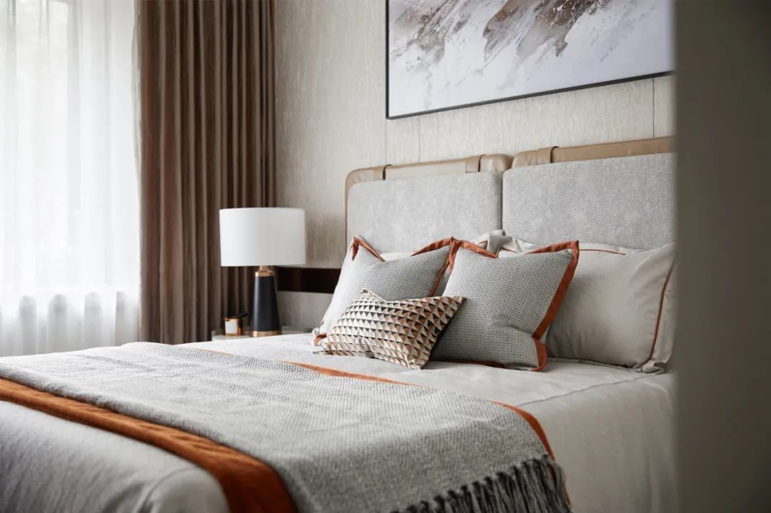 华丽|115㎡现代轻奢,高级灰里的一抹橙,华丽高级很漂亮