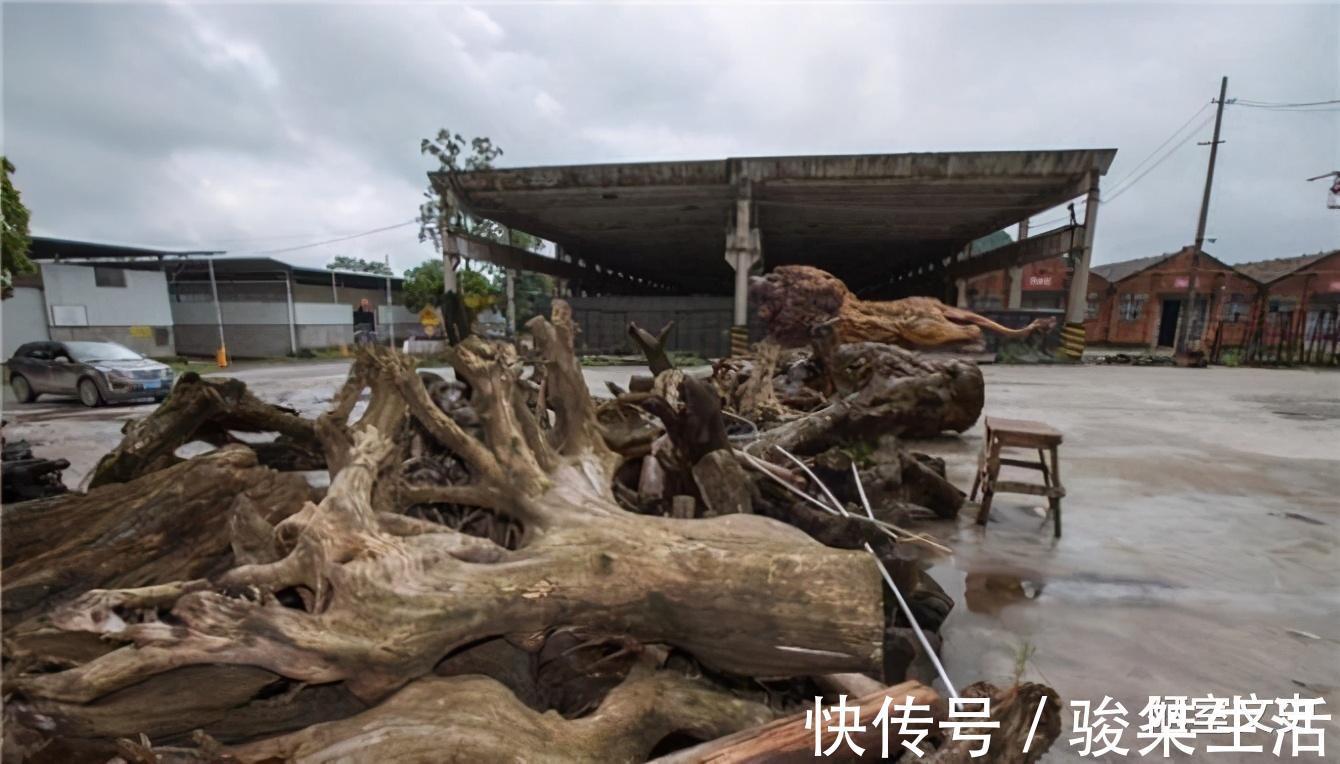 师傅|木雕师傅花200万打造一件作品,雕好后开价千万,至今没有卖出