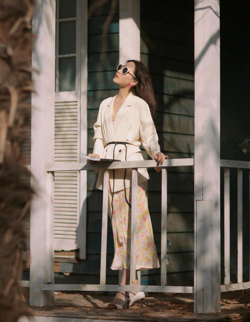 今年碎花裙这样穿，优雅显气质，开启一整个春天的浪漫