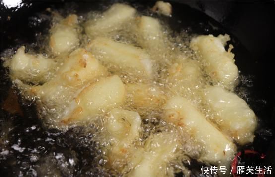 把牛奶放油锅里炸，它是一道有名的街边小吃，还不快学一学可惜了