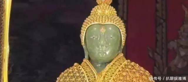 泰国|价值过亿的翡翠,用黄金装饰,泰国这玉雕震撼人心