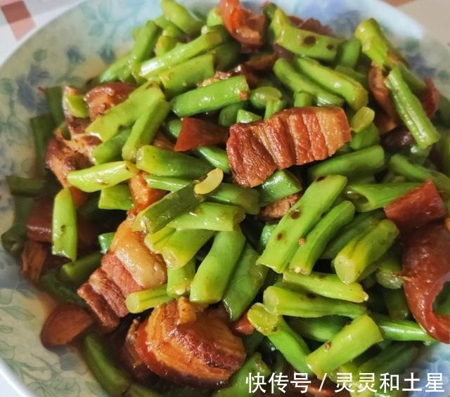 五花肉|五花肉焖豆角，家常下饭菜，百吃不厌！