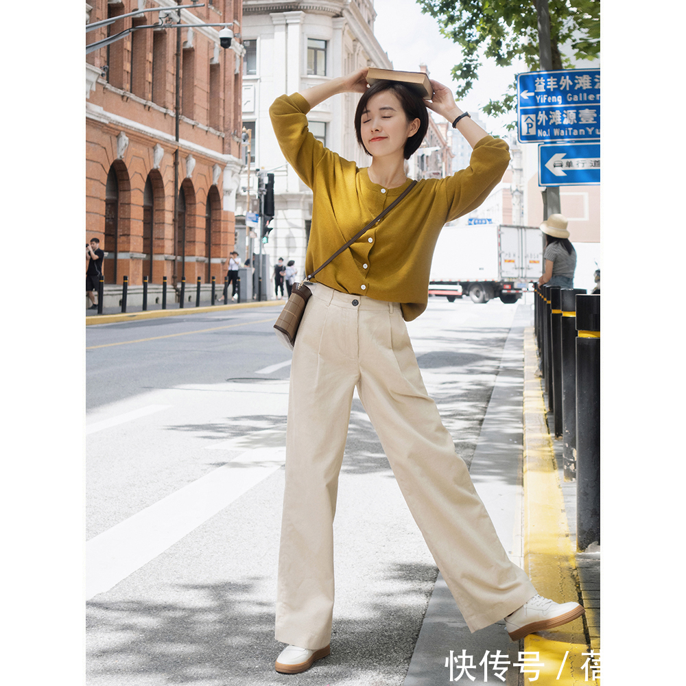 品位|chic！简约！百搭！真正有品位的女人，早秋衣橱里必备“针织衫”