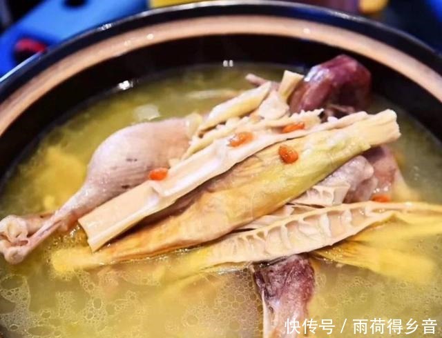 这样炖老鸭汤,鲜香无比,营养滋补,老人小孩都爱吃