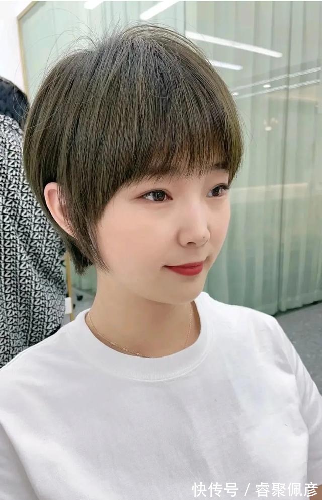 时尚|女士短发别乱剪,我推荐这4种,剪完让你大不一样