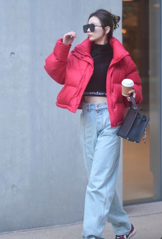 紧身裤|2022年羽绒服怎么穿才洋气?时髦精都在这样搭配,照着穿都很美!