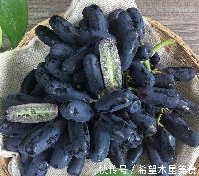 家有院子别空着,不妨种几棵果树,耐寒耐旱,而且果肉鲜甜可口!