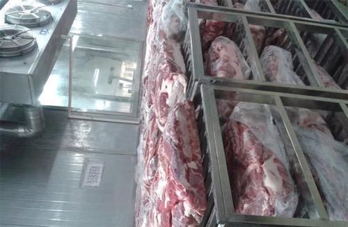 不管解冻啥肉,万万不可用水泡,老厨师教我诀窍,一下子就搞定