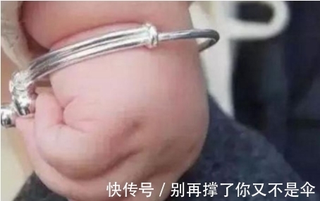 手镯|妈妈发现1岁宝宝手镯发亮,医院体检后,结果让家人蒙了