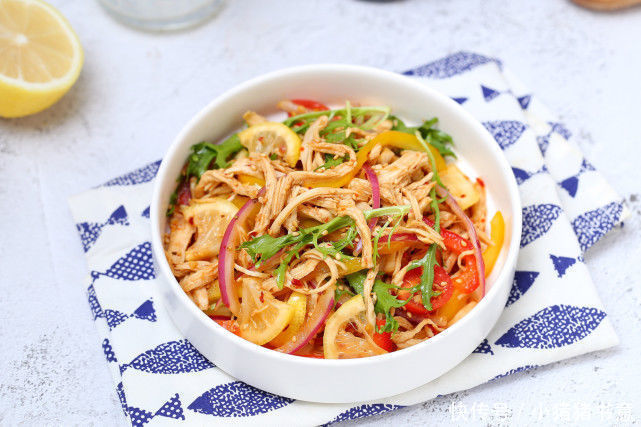 苦菊|鸡胸肉拌着吃,爽口开胃清香无比,高蛋白低脂肪减肥期也毫无负担