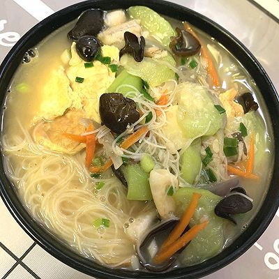 私房水鱼丝瓜面