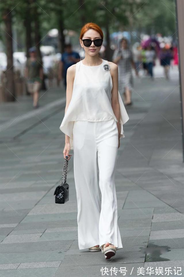 一字带|白色雪纺上衣,搭配同色阔腿裤,全白色酷飒干练