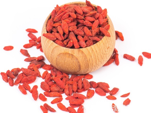 枸杞蒸蛋|鸡蛋的此种吃法，让你大补气血、黑发、延年益寿，越早知道越好