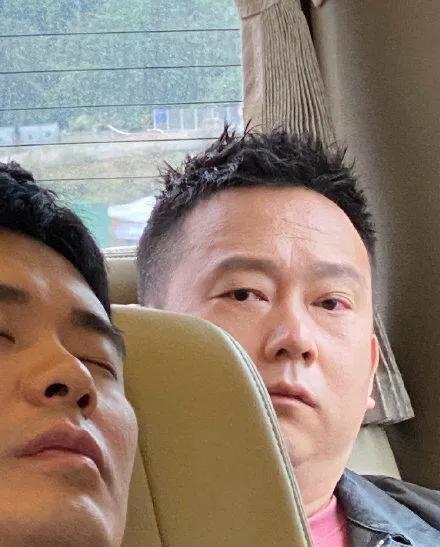  鹿晗|邓超偷怕陈赫、鹿晗居然都在睡觉，这是什么综艺，哈哈哈哈哈