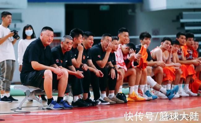CB正式回归!30岁老国手复出首秀惊艳,成为CBA励志典范