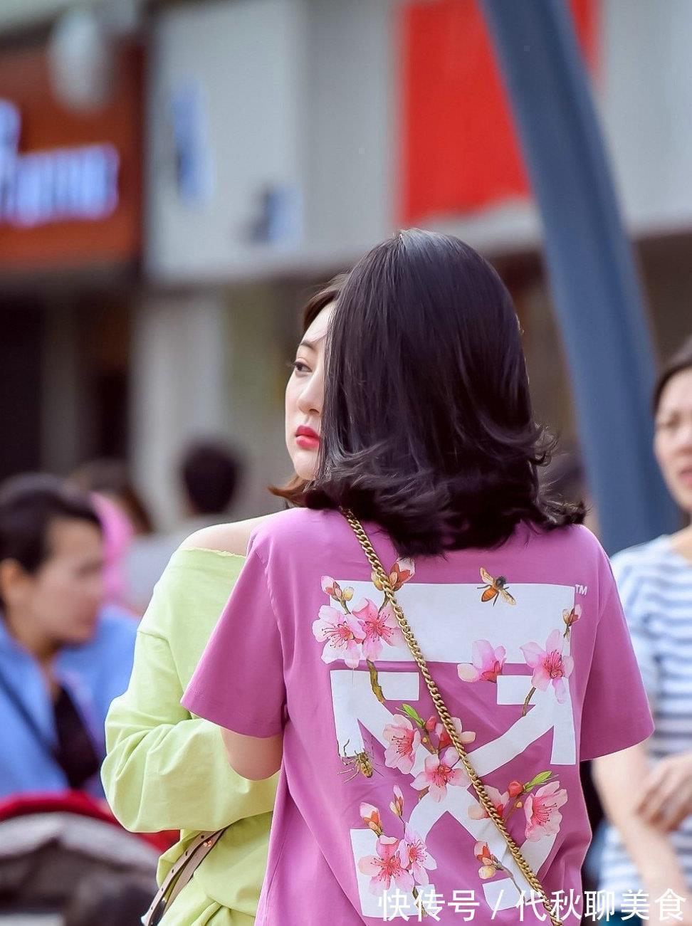 尖头 宽松的长衫营造出时尚的视觉观感,看起来时髦很多