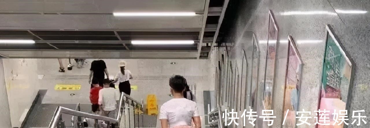 宝爸|实锤了!爸爸带娃果然不靠谱,路遇大雨,父女上演“窒息”的父爱