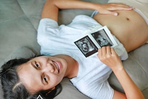 胎儿|同样怀孕，为啥有的人怀孕8个月都不显怀，而有的3个月就显怀？