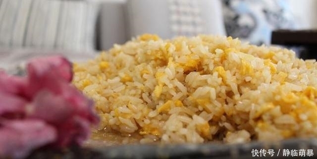鸡蛋和米饭|做蛋炒饭时，分开炒是不对的，掌握3个诀窍，炒饭色泽金黄不粘锅