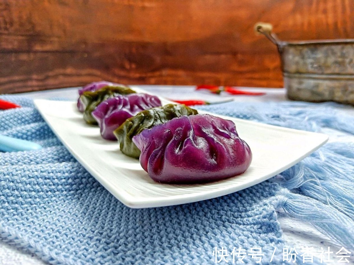 紫甘蓝汁|饺子的创意新吃法，双色水晶饺，晶莹剔透，看上去就有食欲