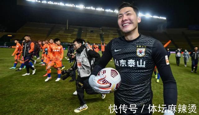 泰山队|泰山队10人入选国足为何少了段刘愚,风物长宜放眼量他依然有机会
