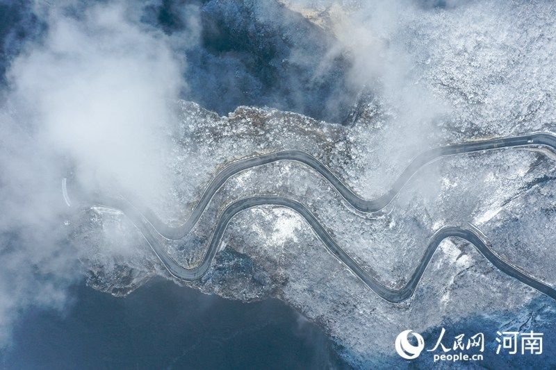 河南焦作云台山：皑皑白雪如临仙境