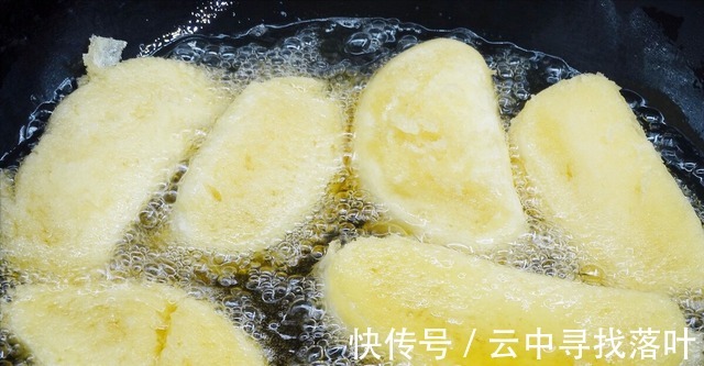 馒头片|炸馒头片，不要再裹蛋液了，加上关键1味料，出锅又酥又脆不吸油！