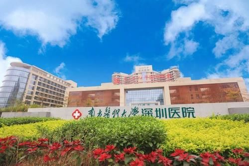 想学临床医学，这3所大学中等生可考虑，特色专业实力堪比985！